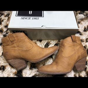 Frye Reina Bootie 8.5
